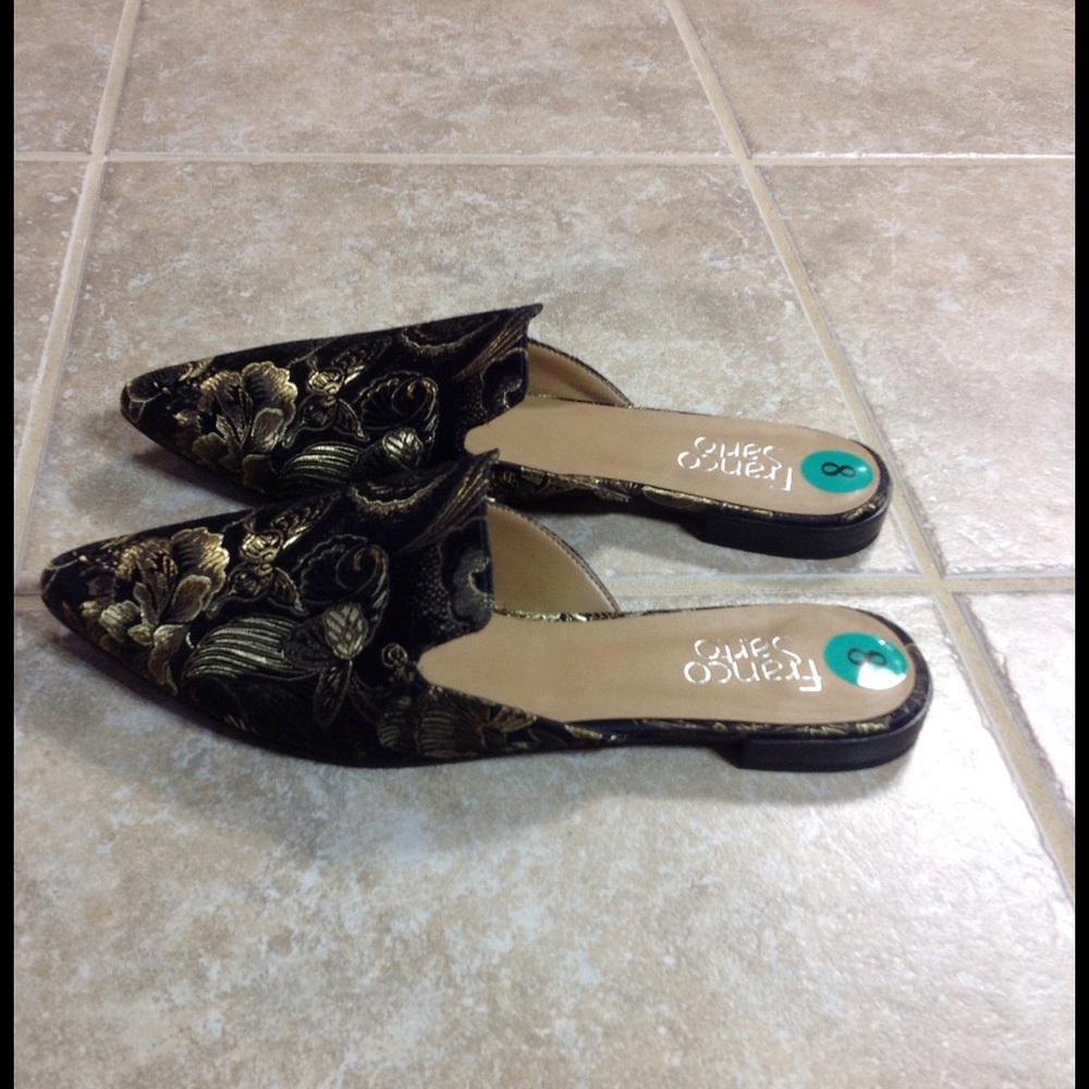 Cleaning out my closet!!!